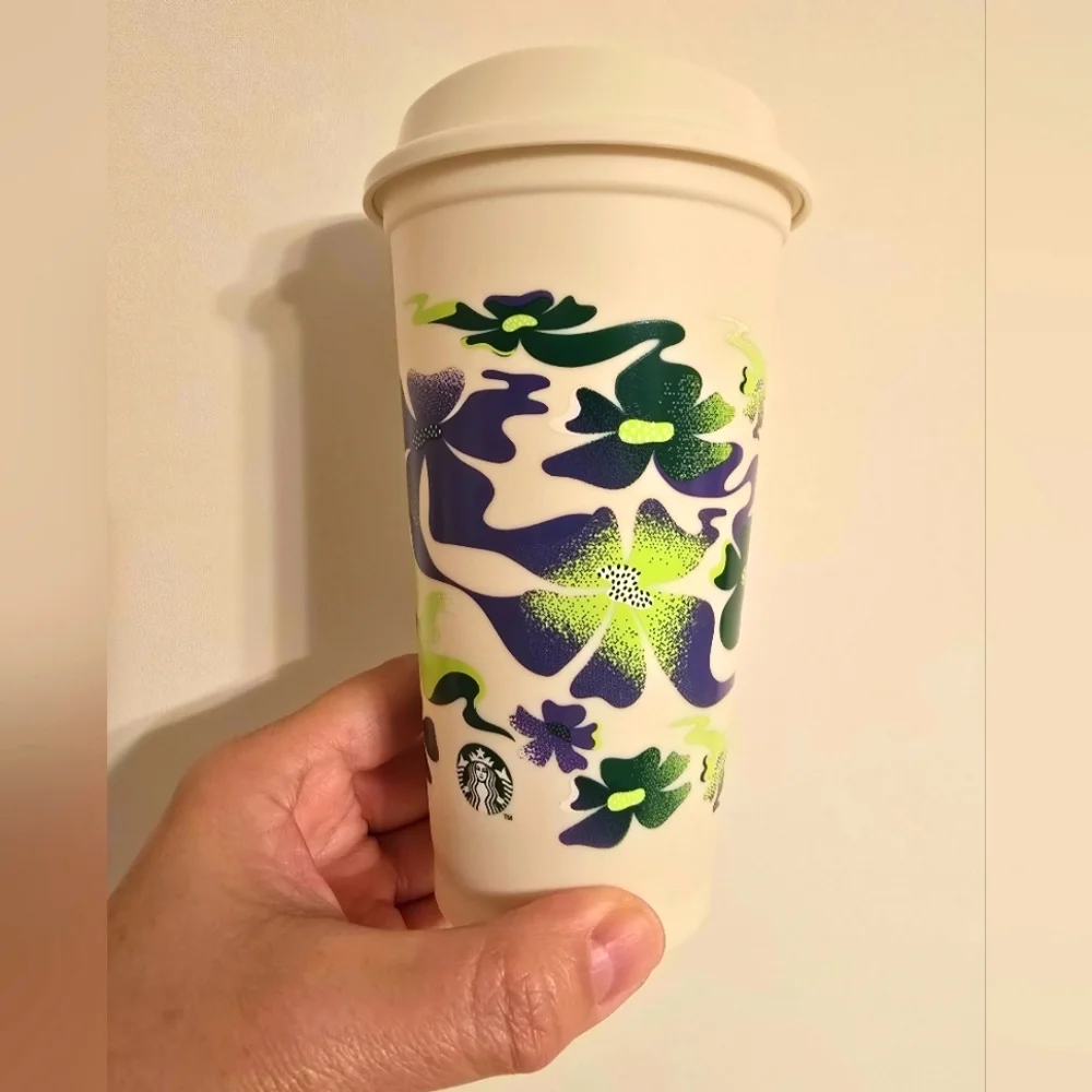NWOT Starbucks 2025 LATAM Earth Day Reusable Cup With Sippy Lud, 16 Oz